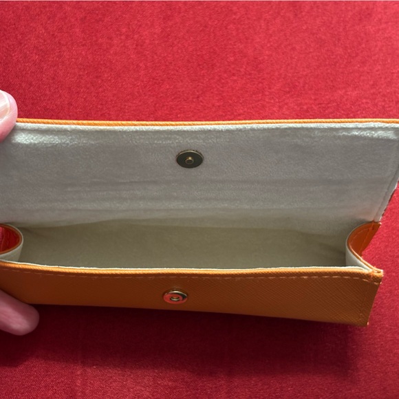 Tory Burch Orange small eyeglass case NWOT - Picture 4 of 4